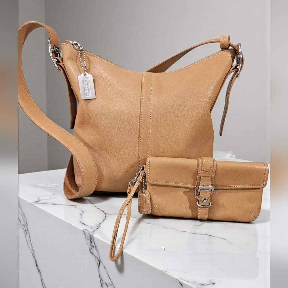Coach VINTAGE Slim Legacy 2002 Glove Tanned Leather Shoulder Bag & Wristlet Set